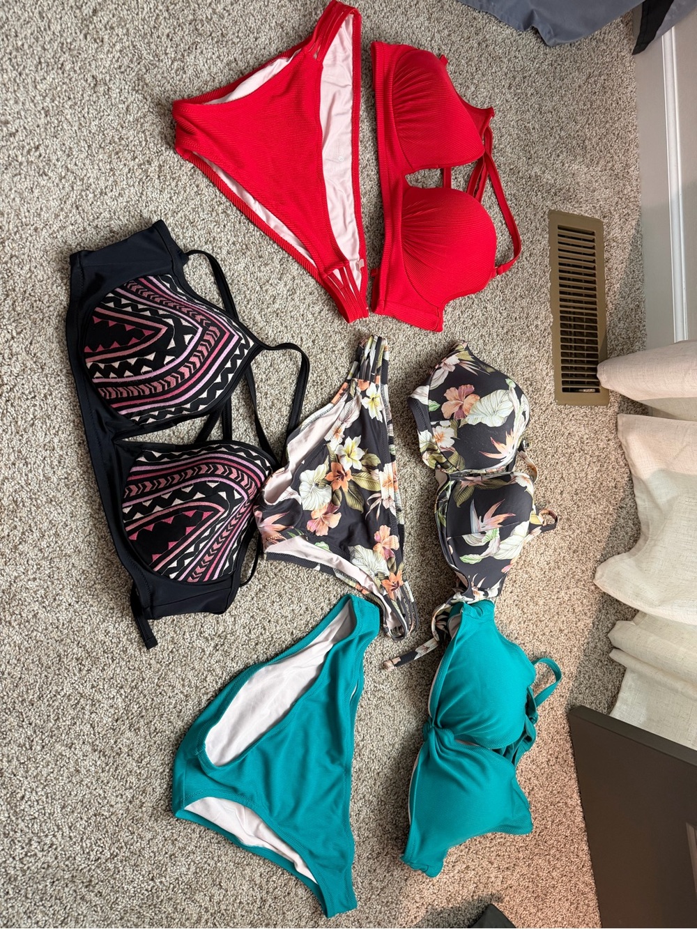 4 Shade & Shore Padded Bikini Top and Bottom Sets red, floral, teal, black/pink - Picture 2 of 3